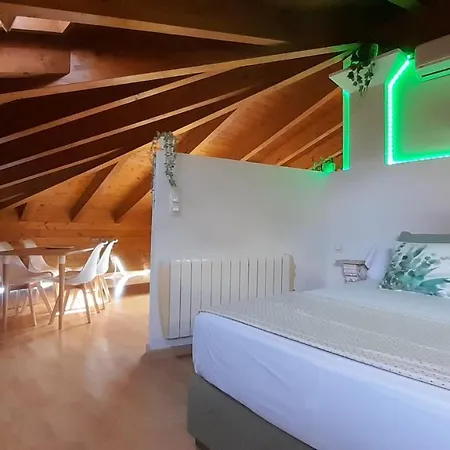 Dos Torres Numenor Atico Abuhardillado شقة